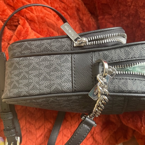 Michael Kors Jet Set Crossbody - Picture 7 of 7